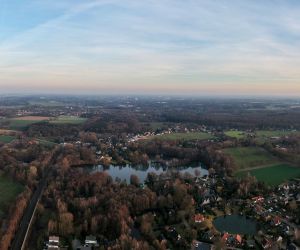 Luftbild von Rethorn mit Kamerner See, Westansicht
